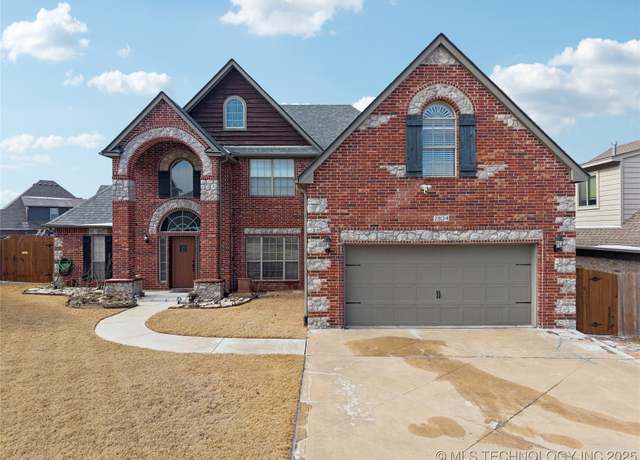 Property at 2834 N Hickory Ct, Broken Arrow, OK 74012, 4 beds, 3 baths