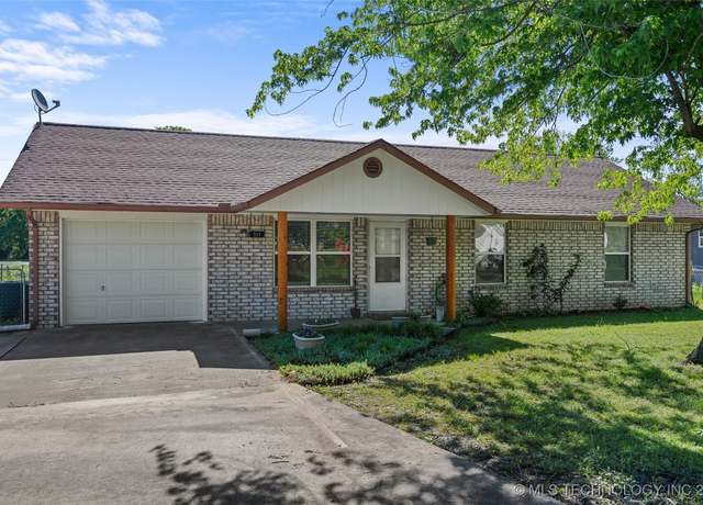 Property at 311 N 1st St, Porum, OK 74455, 3 beds, 2 baths