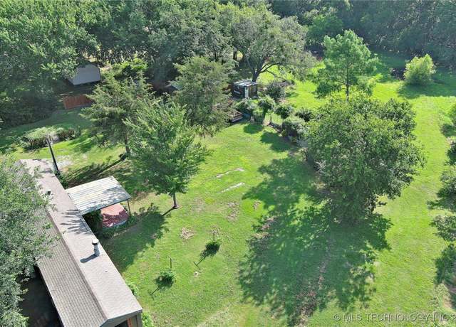 Property at 315 S 2nd Ave, Achille, OK 74720, 2 beds, 2 baths