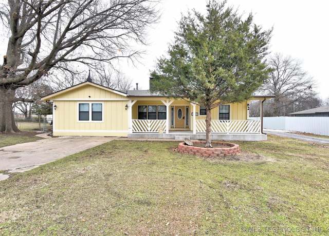 Property at 2415 S 133rd East Ave, Tulsa, OK 74134, 4 beds, 3 baths