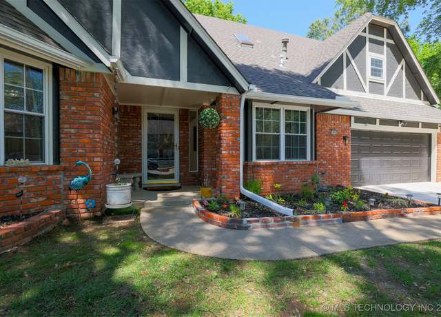 Property at 10807 E 99th St, Tulsa, OK 74133, 4 beds, 2.5 baths