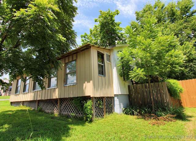 Property at 516 W Fox St, Tahlequah, OK 74464, 1 bed, 1 bath
