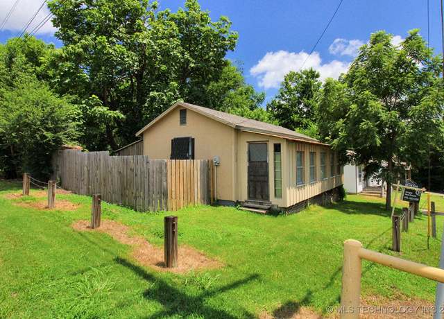 Property at 516 W Fox St, Tahlequah, OK 74464, 1 bed, 1 bath