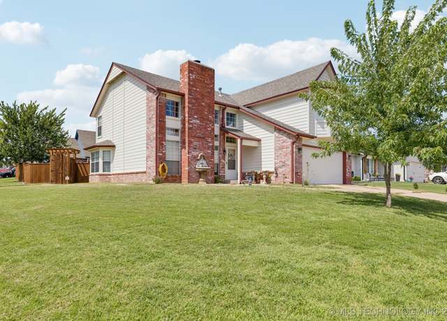 Property at 9918 S 91st EastAvenue, Tulsa, OK 74133, 4 beds, 2.5 baths