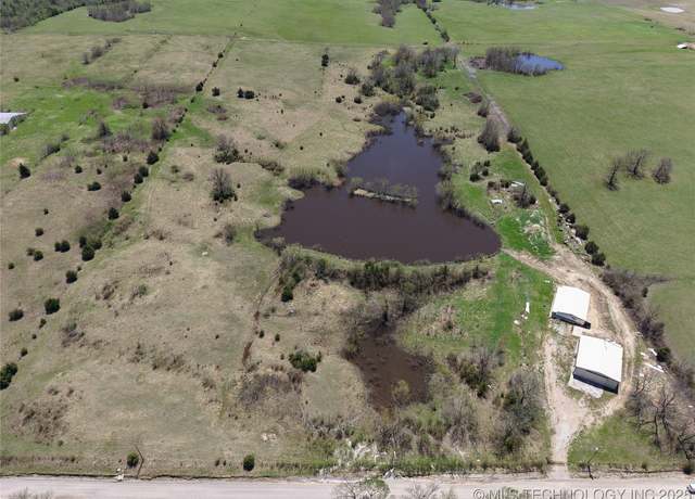 Property at 49298 E County Road 1610, Stratford, OK 74872, 3 beds, 2 baths