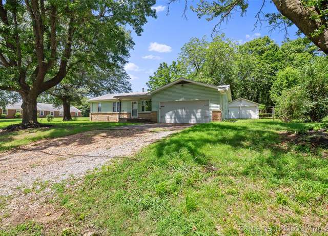 Property at 703 N Gertrude St, Wagoner, OK 74467, 3 beds, 1 bath