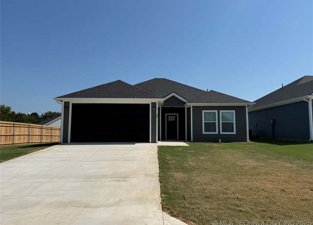 Property at 37 Middle St, Durant, OK 74701, 3 beds, 2 baths