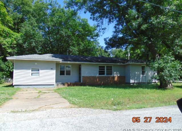 Property at 1507 Arthur St, Idabel, OK 74745, 4 beds, 1.5 baths