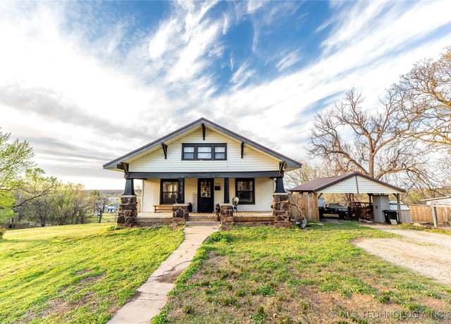 Property at 314 Cleveland St, Pawnee, OK 74058, 3 beds, 2 baths