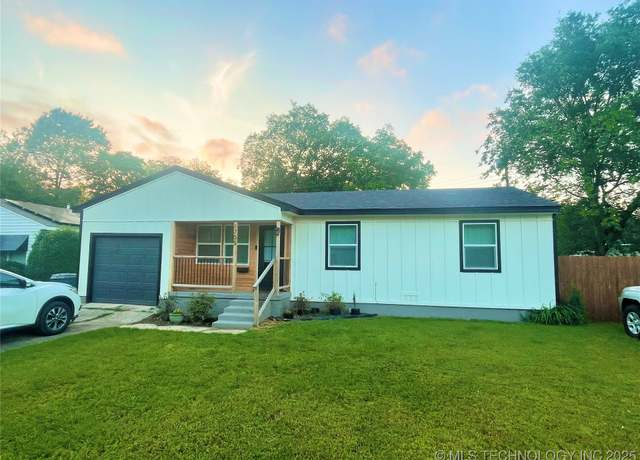 Property at 1705 Tower Dr, Ardmore, OK 73401, 4 beds, 2 baths