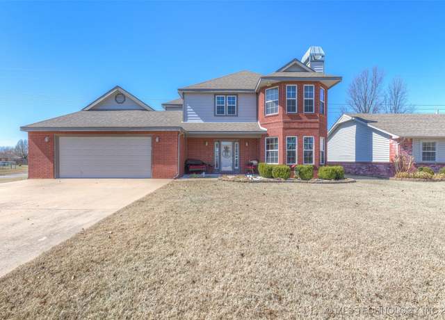 Property at 1314 Ford Circle Dr, Wagoner, OK 74467, 3 beds, 2.5 baths