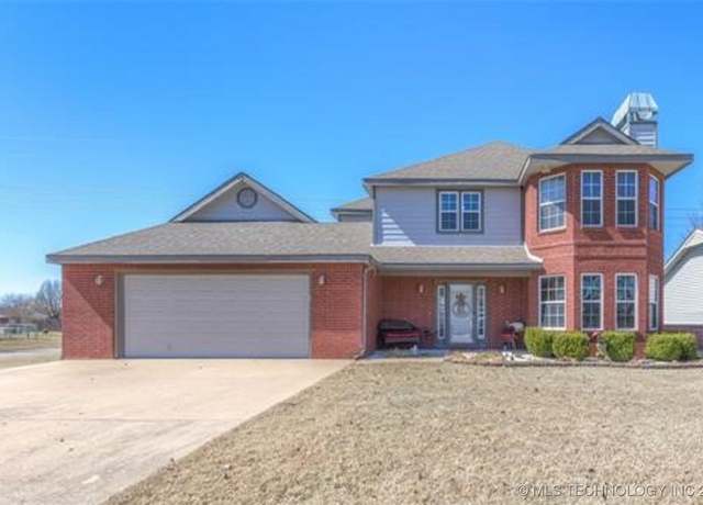 Property at 1314 Ford Circle Dr, Wagoner, OK 74467, 3 beds, 2.5 baths