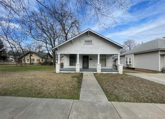 Property at 105 E 3rd St, Okmulgee, OK 74447, 2 beds, 1 bath