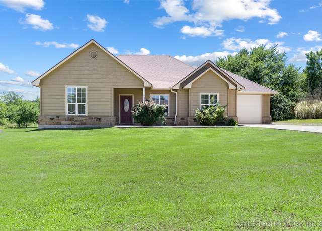 Property at 32 Founders Ln, Durant, OK 74701, 3 beds, 2 baths