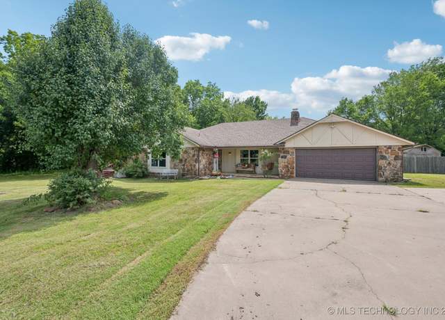 Property at 1505 Berry Rd, Fort Gibson, OK 74434, 3 beds, 2.5 baths