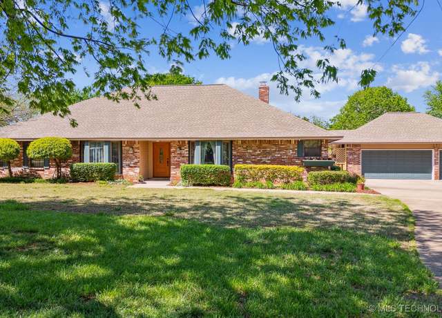 Property at 17813 E 92nd St N, Owasso, OK 74055, 4 beds, 2.5 baths