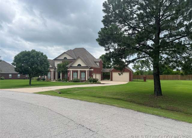 Property at 8160 S 270th EastAvenue, Broken Arrow, OK 74014, 4 beds, 3.5 baths