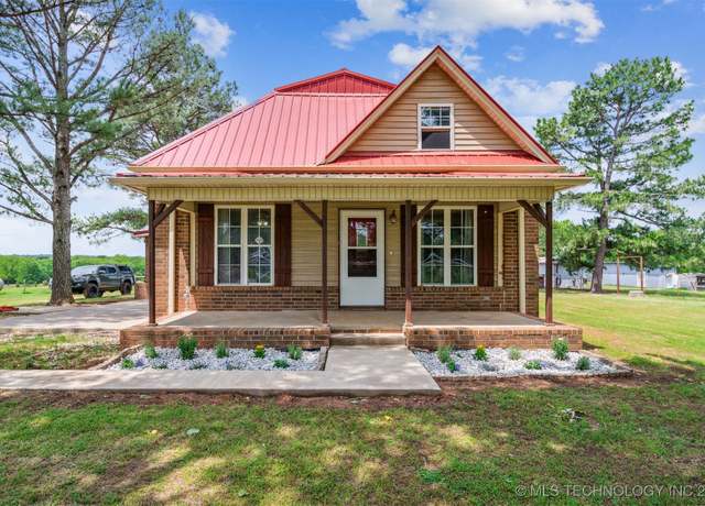 Property at 11029 N 3670 Rd, Okemah, OK 74884, 4 beds, 2 baths