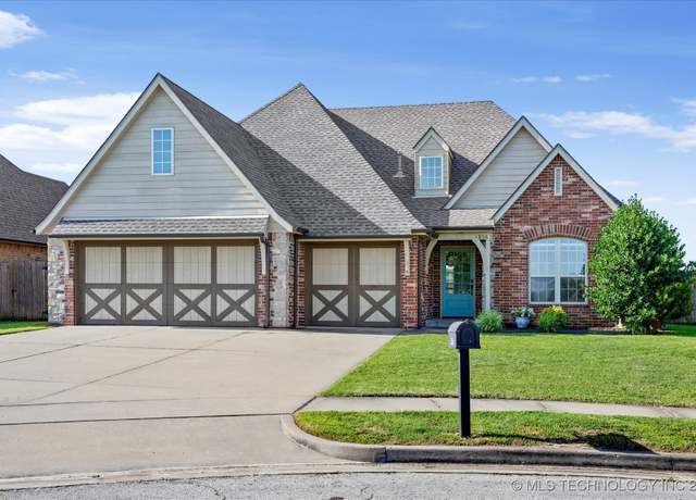 Property at 1854 E 137th Pl, Glenpool, OK 74033, 4 beds, 2 baths