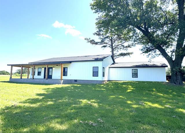 Property at 22372 North Rd, Summers, AR 72769, 3 beds, 2.5 baths