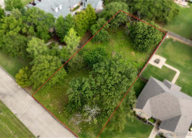 Property at 1925 Muirfield, Ada, OK 74820