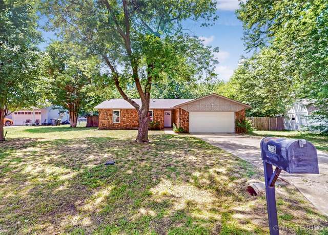 Property at 13808 S Dogwood St, Glenpool, OK 74033, 3 beds, 2 baths