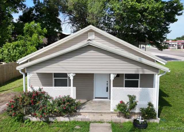 Property at 105 S B, Davis, OK 73030, 2 beds, 2 baths