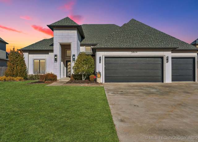 Property at 5804 W Waco St S, Broken Arrow, OK 74011, 5 beds, 5 baths