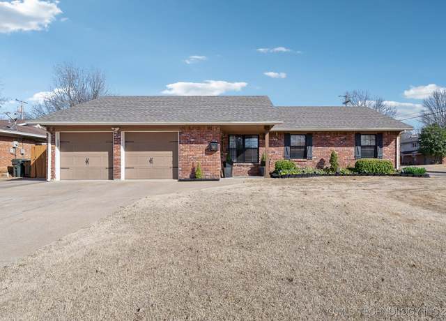 Property at 444 Grandview Blvd, Muskogee, OK 74403, 4 beds, 2.5 baths