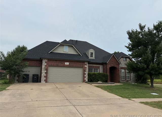 Property at 5912 Woodland Rd, Bartlesville, OK 74006, 4 beds, 3.5 baths