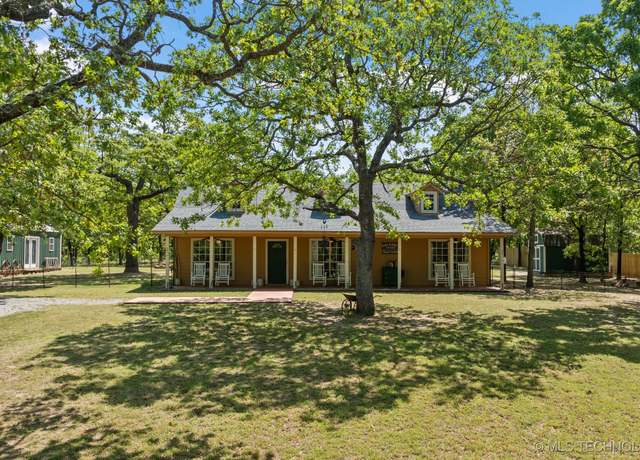 Property at 448 Springview Dr, Skiatook, OK 74070, 4 beds, 2 baths