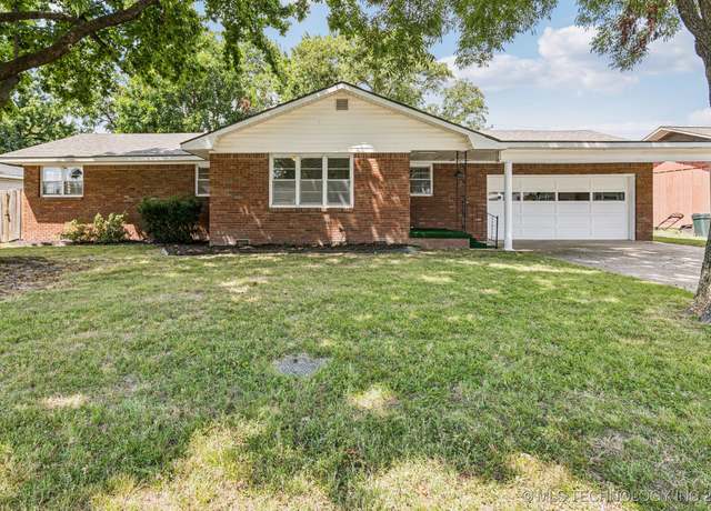 Property at 1300 Veyda, Pryor, OK 74361, 3 beds, 2.5 baths