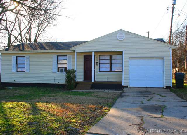 Property at 1609 Tower Dr, Ardmore, OK 73401, 2 beds, 1 bath