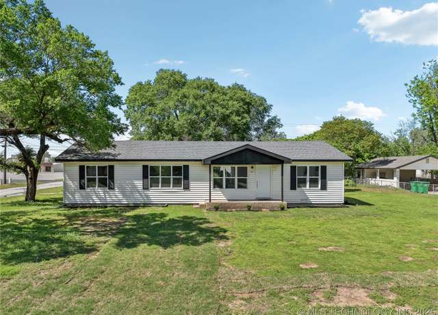 Property at 8301 E 133rd St S, Bixby, OK 74008, 3 beds, 2 baths