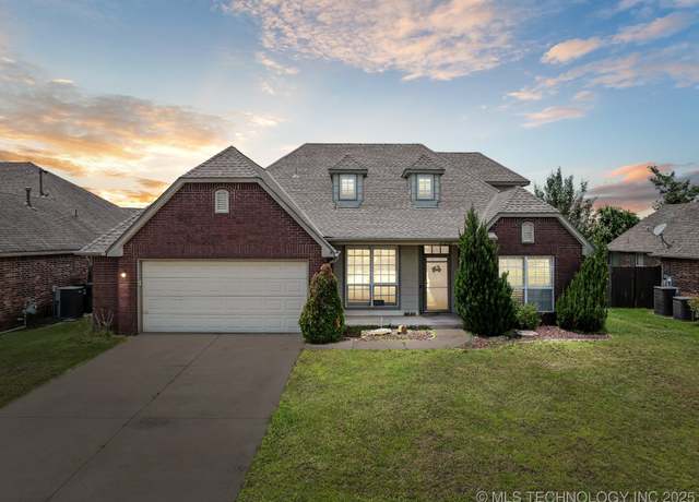 Property at 11210 N 131st EastPlace, Owasso, OK 74055, 5 beds, 3 baths