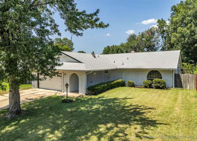 Property at 12337 E 39th St, Tulsa, OK 74146, 3 beds, 2.5 baths