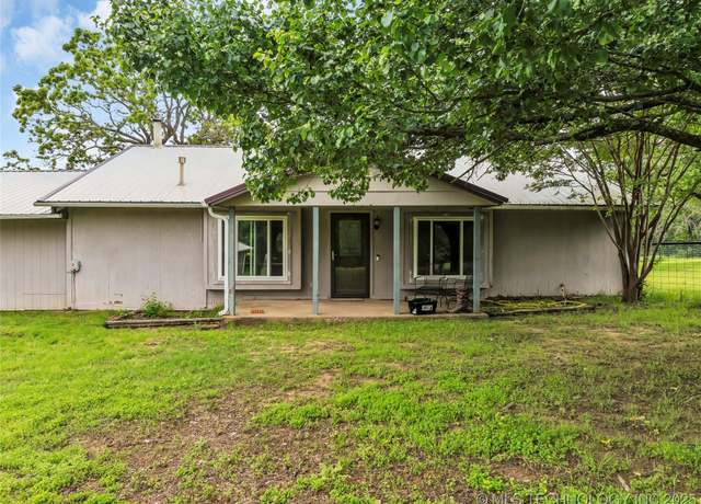 Property at 30 Peach St, Healdton, OK 73438, 3 beds, 2 baths