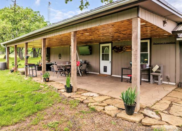 Property at 30 Peach St, Healdton, OK 73438, 3 beds, 2 baths