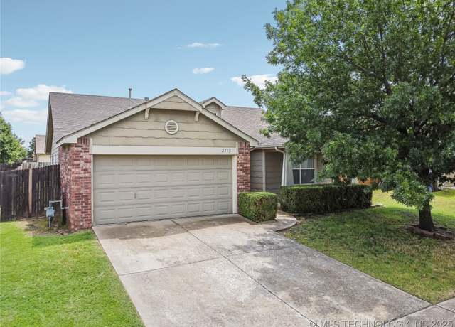 Property at 2713 N 20th St, Broken Arrow, OK 74012, 3 beds, 2 baths
