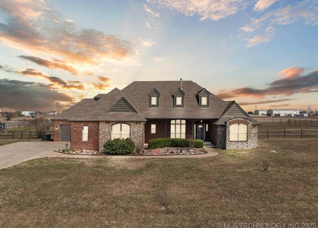 Property at 16671 S 9th Ave W, Glenpool, OK 74033, 5 beds, 3.5 baths
