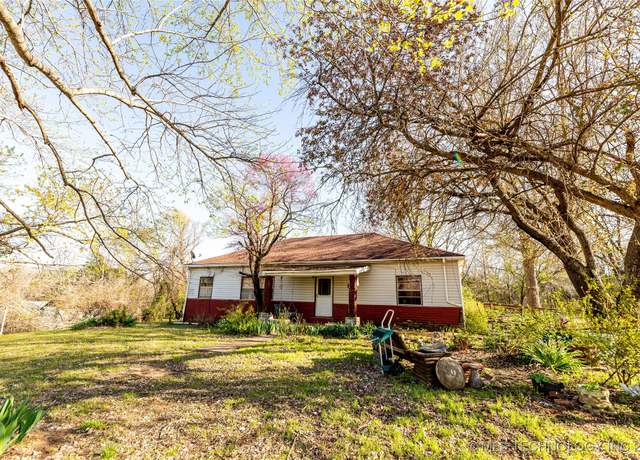 Property at 3992 State Highway 18 Hwy, Fairfax, OK 74637, 3 beds, 2 baths