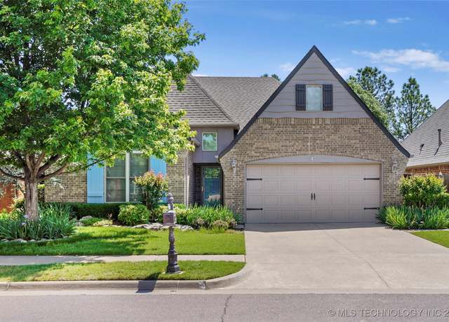 Property at 10935 S 77th Pl, Tulsa, OK 74133, 3 beds, 2 baths