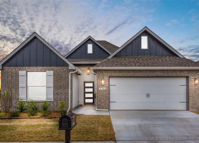 Property at 2701 W Madison St, Broken Arrow, OK 74012, 3 beds, 2.5 baths