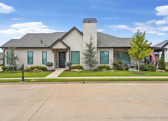 Property at 8514 S Olympia Ave, Tulsa, OK 74132, 2 beds, 2 baths