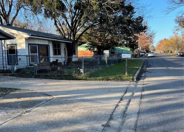 Property at 1223 Grand Ave, Durant, OK 74701, 3 beds, 1 bath