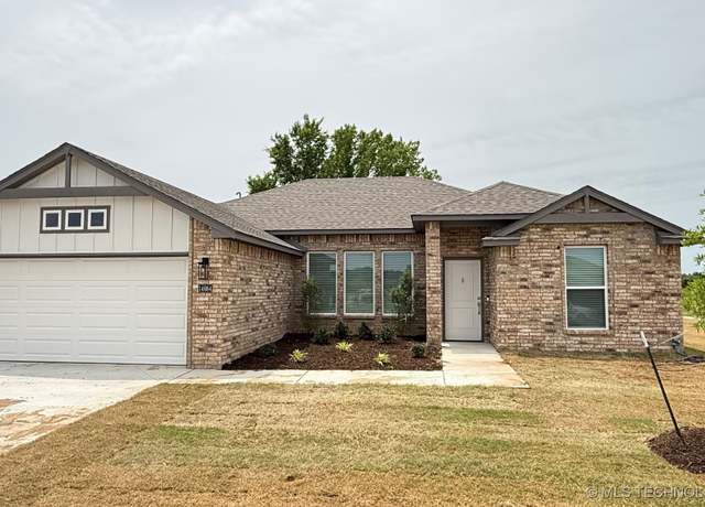 Property at 14984 S Oak St, Glenpool, OK 74033, 4 beds, 2 baths