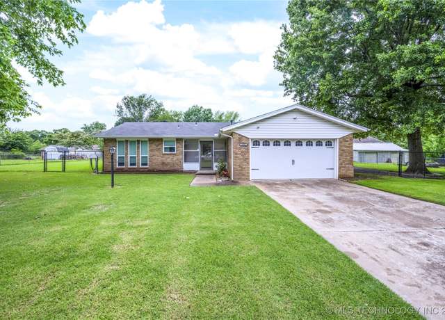 Property at 12922 S 123rd East Ave Ave, Broken Arrow, OK 74011, 3 beds, 1.5 baths