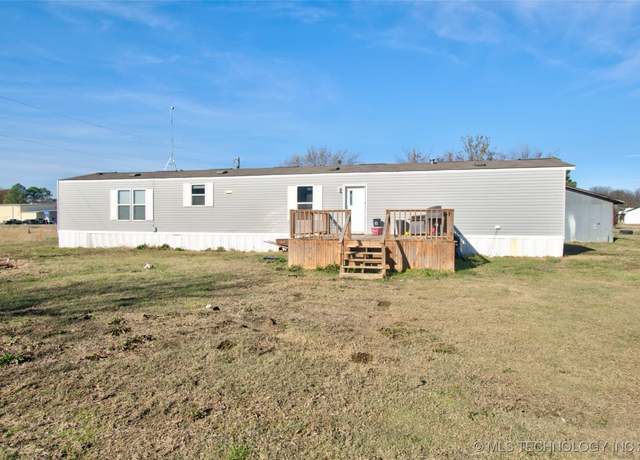 Property at 520 Oak St, Council Hill, OK 74428, 3 beds, 2 baths
