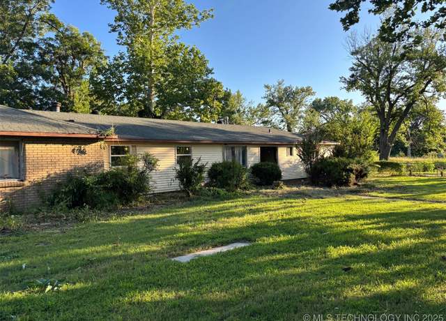 Property at 706 E Thompson Ave, Sapulpa, OK 74066, 3 beds, 2 baths