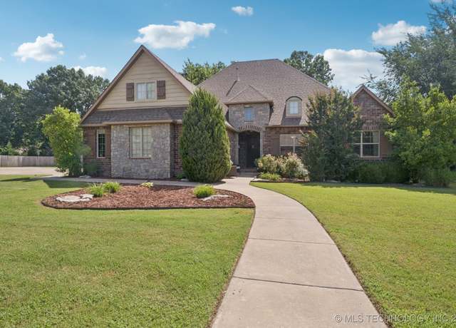 Property at 7401 S Sycamore Ave, Broken Arrow, OK 74011, 4 beds, 2.5 baths